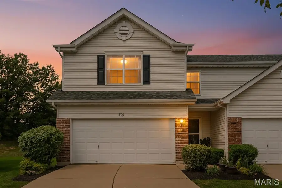 500 Flowering Magnolia DR, O'fallon, MO 63366