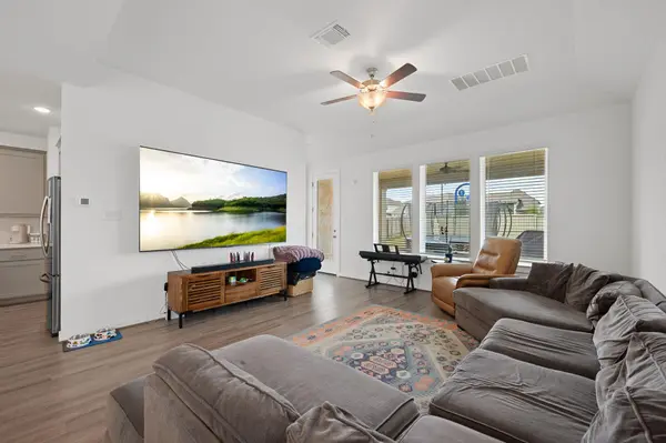 171 Alicante LN, Liberty Hill, TX 78642