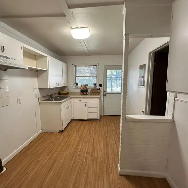 1912 Holly ST, Austin, TX 78702