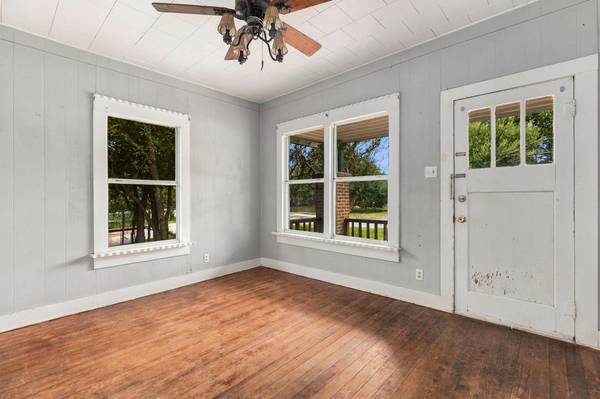 508 Sloan ST, Taylor, TX 76574