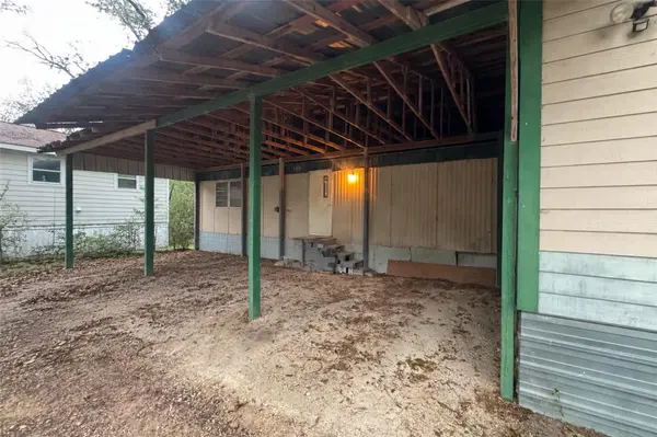 507 Crockett ST, Martindale, TX 78655