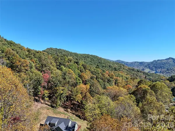 205 Turn-A-Bout CT, Waynesville, NC 28785