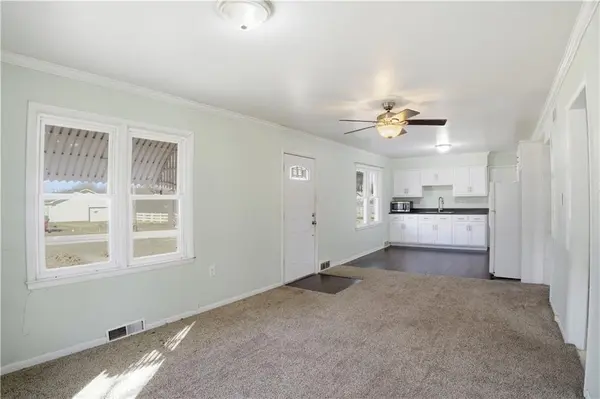403 Lindy LN, Holden, MO 64040