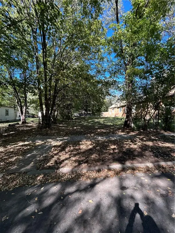 512 Dakota ST, Leavenworth, KS 66048