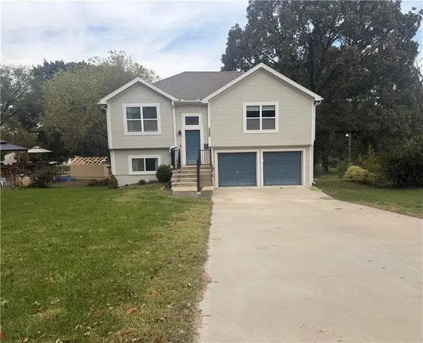 3008 NE 53rd TER, Kansas City, MO 64119