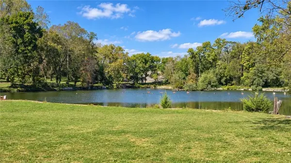 6916 Wildwood DR, Raytown, MO 64133