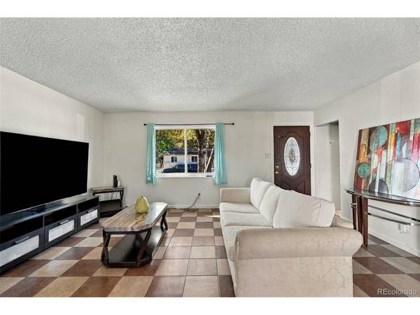 5566 Anaheim, Denver, CO 80239