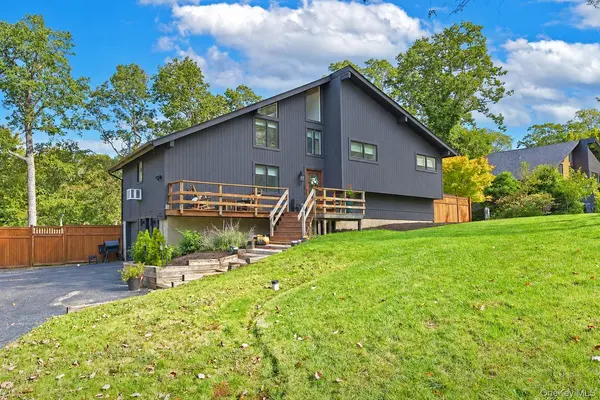 10 Cathy CT, Northport, NY 11768