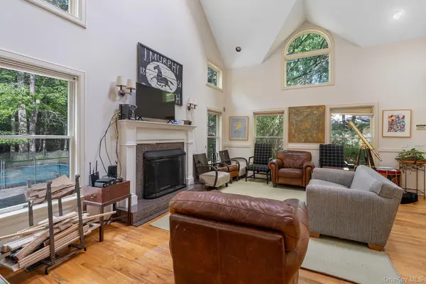 10 Harbor ST, East Hampton, NY 11937