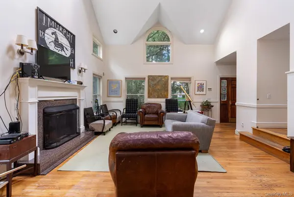 10 Harbor ST, East Hampton, NY 11937