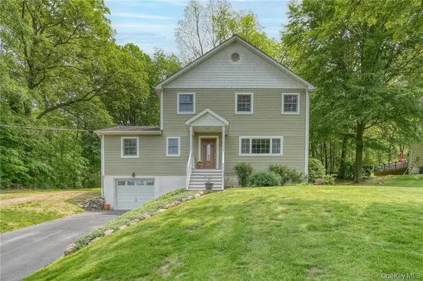 8 Roberts DR, Blooming Grove, NY 10950