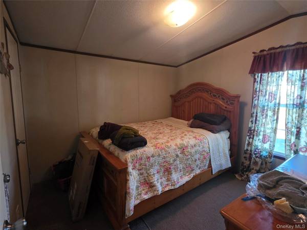 37 Hubbard AVE #12, Riverhead, NY 11901