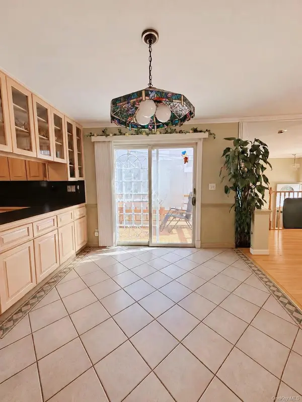 12515 11th AVE, College Point, NY 11356