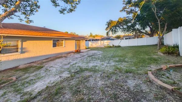 7910 RIVERDALE DR, New Port Richey, FL 34653