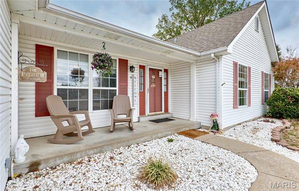 9 Percheron PL, St Peters, MO 63376