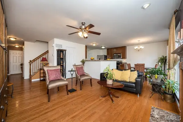 500 Flowering Magnolia DR, O'fallon, MO 63366