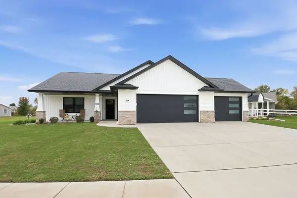 624 Rock Point RD, Colona, IL 61241