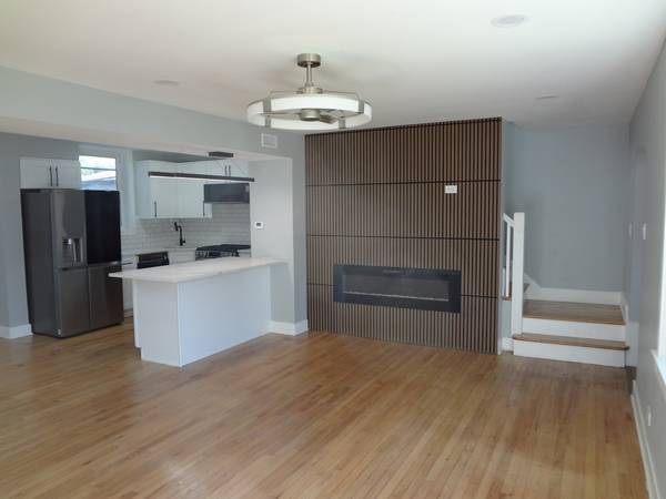 8811 S Constance AVE, Chicago, IL 60617