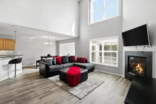 15225 Stonewood TER, Burnsville, MN 55306