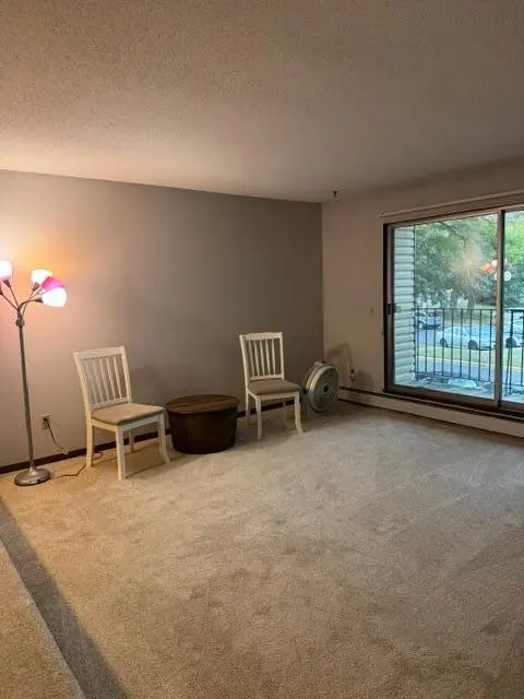 1690 Highway 36 W #221, Roseville, MN 55113