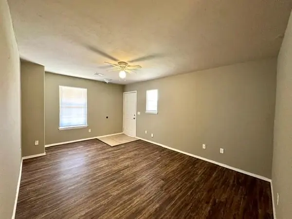 12302 SW 2nd ST, Yukon, OK 73099