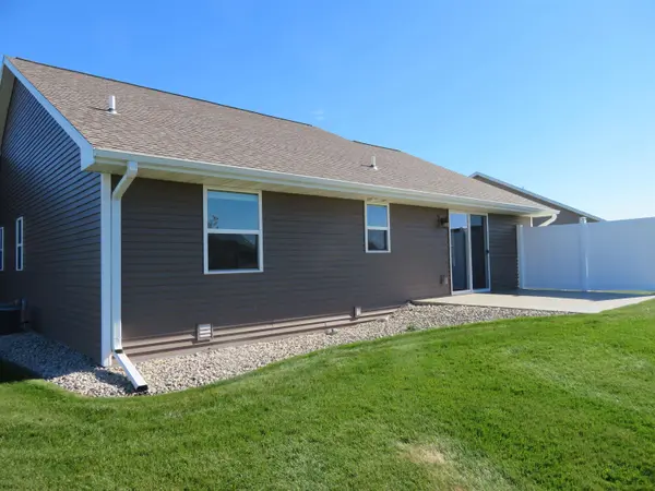 834 SHARON LANE LN, Pulaski, WI 54162-1000