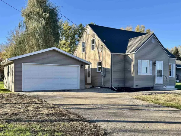 N11031 STATE ROAD 22, Clintonville, WI 54929