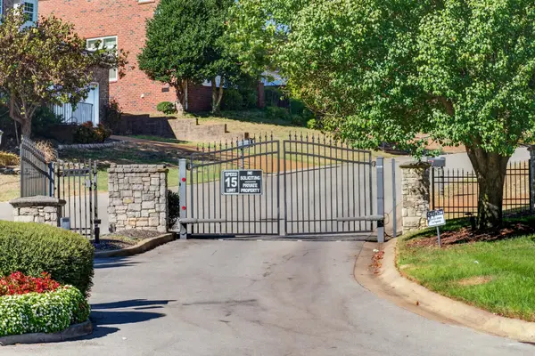 426 Old Towne Dr, Brentwood, TN 37027