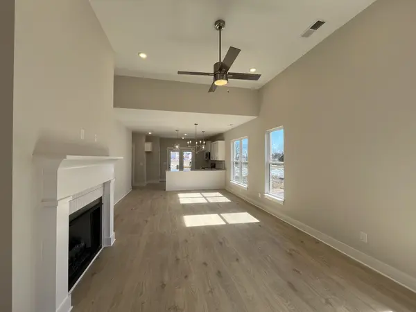 236 Hudson Dr, Gallatin, TN 37066