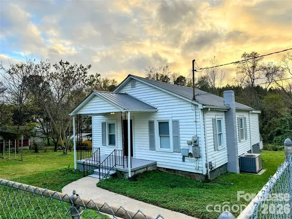 120 Charlwood DR, Gastonia, NC 28052