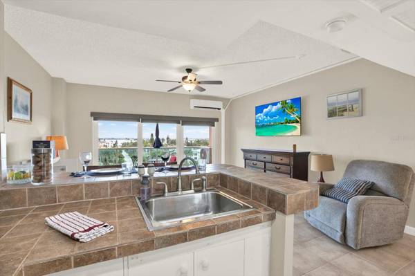 880 MANDALAY AVE #C512, Clearwater Beach, FL 33767