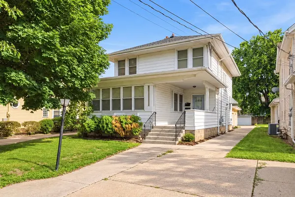 611 Webster ST #B, Ottawa, IL 61350