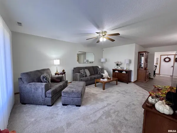2005 S MADISON ST, Macomb, IL 61455
