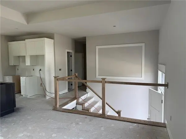 2129 Deerfield TER, Liberty, MO 64068
