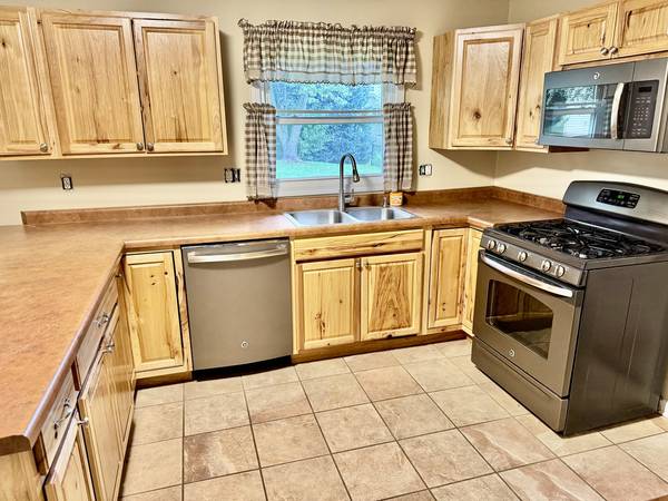 918 Townsend ST, Sycamore, IL 60178