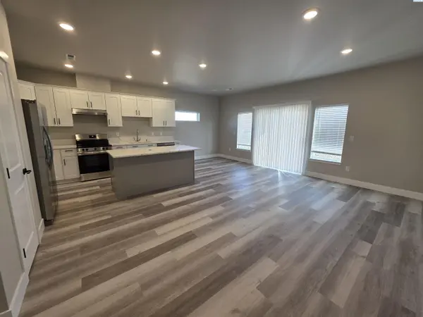 5858 W 40th Ct, Kennewick, WA 99337