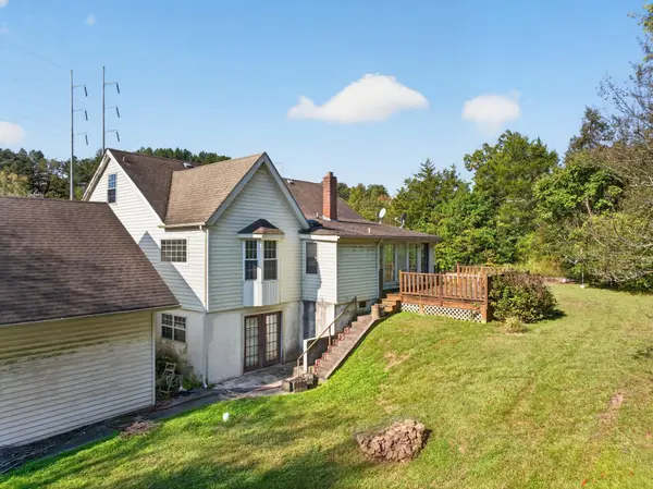 8823 Apison Pike, Ooltewah, TN 37363