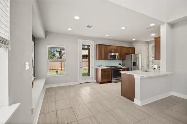 8000 Izetta LN, Austin, TX 78744