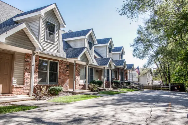 99 E Lincoln ST, Normal, IL 61761