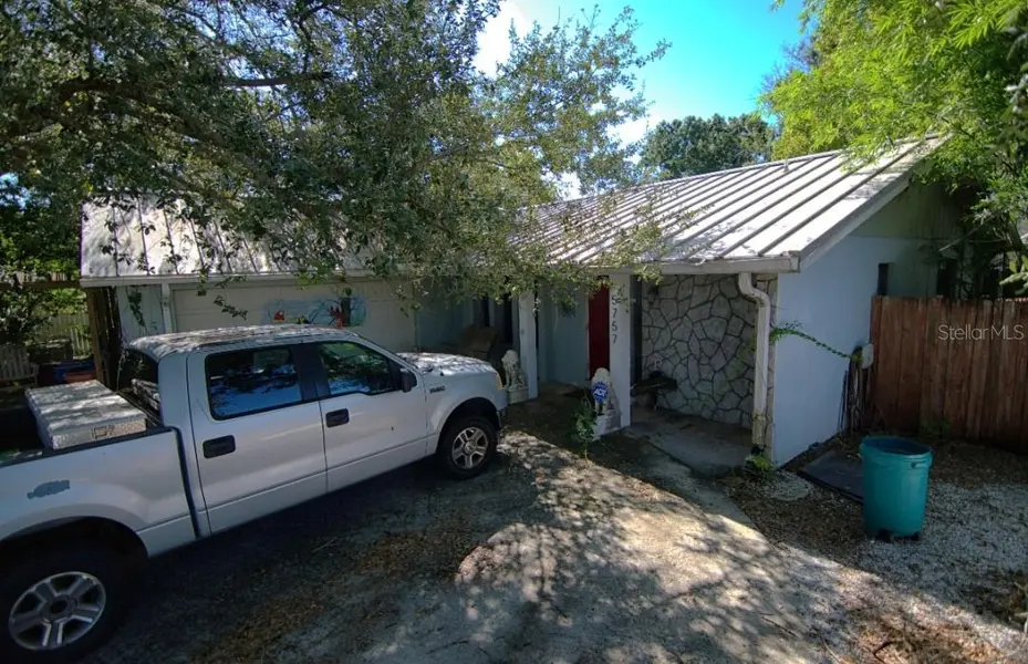 5757 WHISTLEWOOD CIR, Sarasota, FL 34232