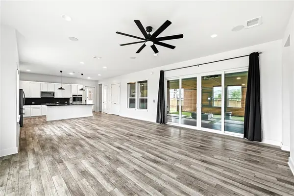 7801 Donnelley DR, Austin, TX 78744