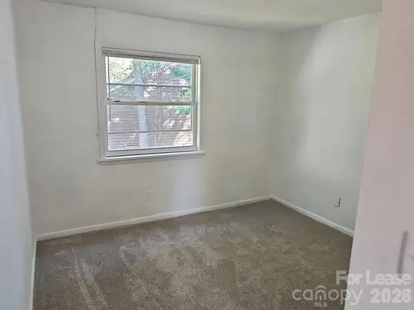 9105 Spyglass PL, Charlotte, NC 28214