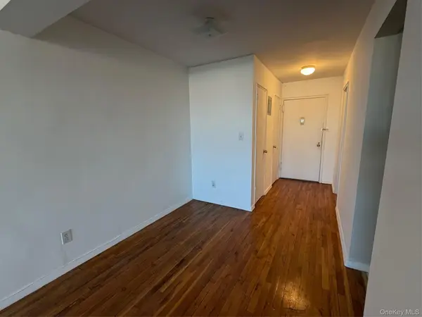 1 E Broadway #4R, Long Beach, NY 11561