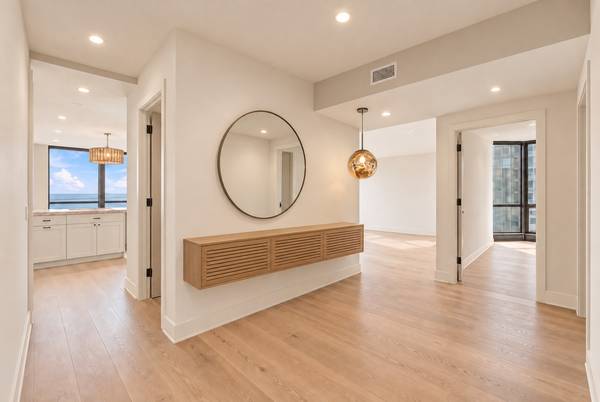 990 N Lake Shore DR #9a, Chicago, IL 60611