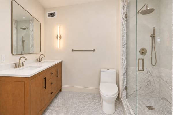990 N Lake Shore DR #9a, Chicago, IL 60611