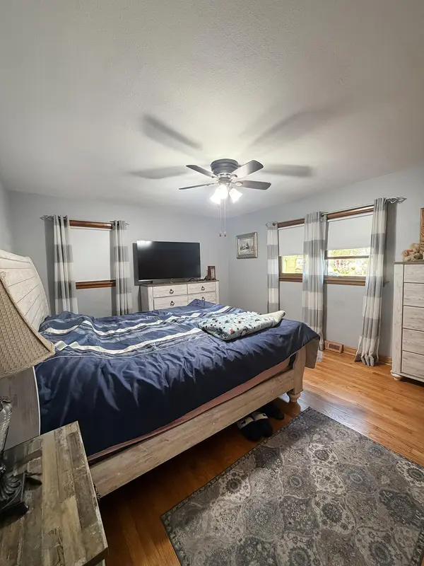 8122 Kooy Drive, Munster, IN 46321