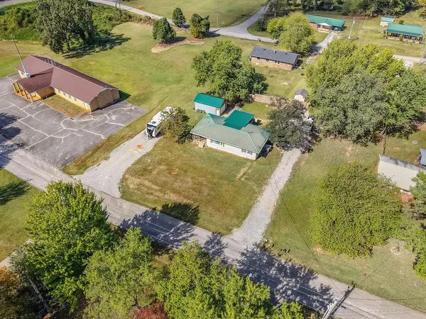 318 Susanne St, Lawrenceburg, TN 38464