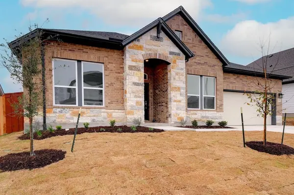 156 Twistleaf DR, Buda, TX 78610