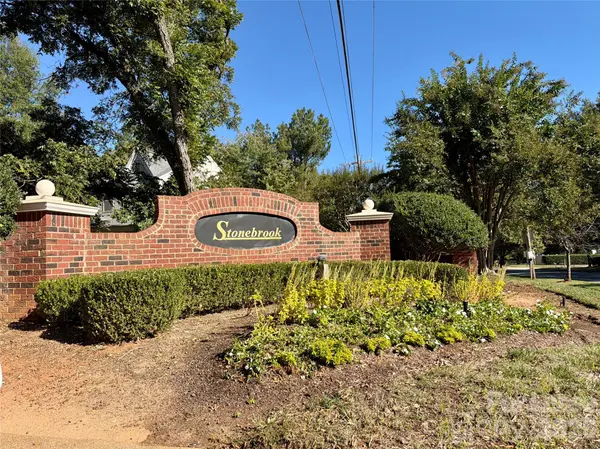 5608 Santeelah CT #5608, Charlotte, NC 28217