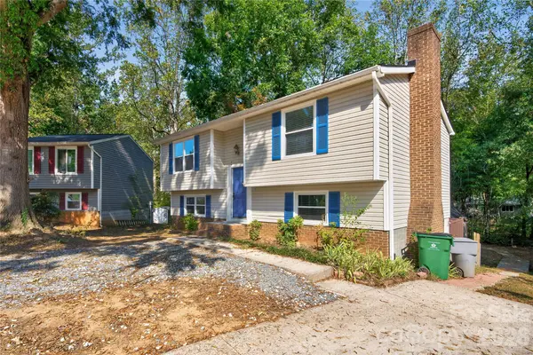 5011 Forest Mountain CT, Charlotte, NC 28227